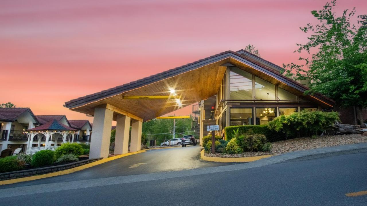 Super 8 By Wyndham Downtown Gatlinburg At Convention Center Hotel Exterior foto