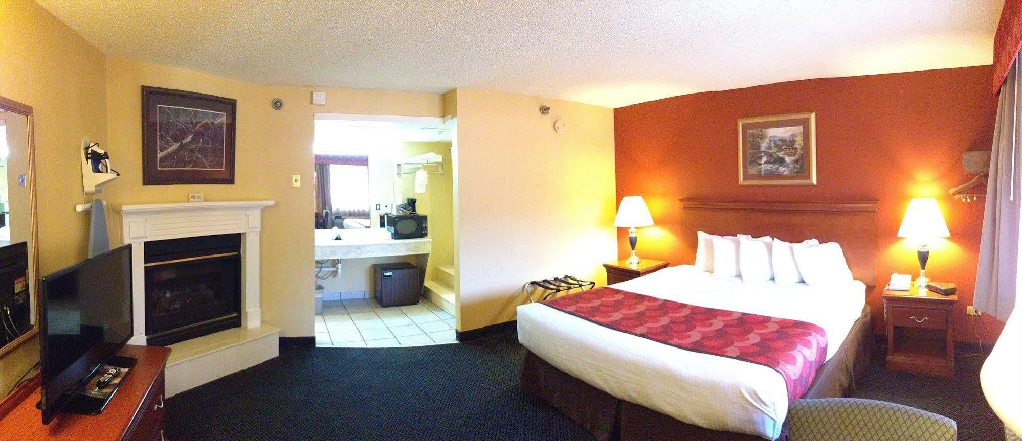Super 8 By Wyndham Downtown Gatlinburg At Convention Center Hotel Exterior foto