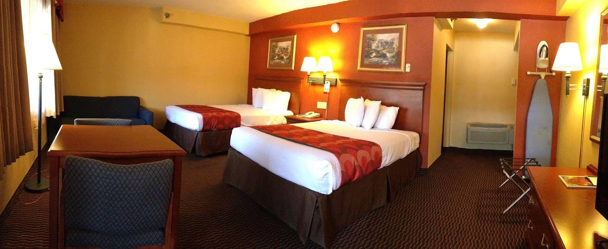 Super 8 By Wyndham Downtown Gatlinburg At Convention Center Hotel Exterior foto